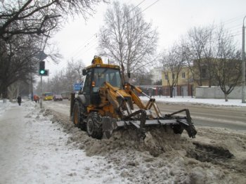 Коммунальные службы Одессы поддерживают порядок на городских дорогах и готовятся к потеплению