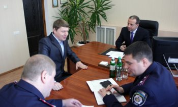 Главный милиционер области опять пошел в народ