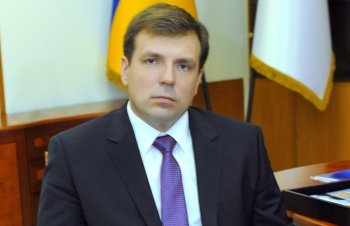 Губернатор: Политики рвут страну на части, а жертвами становятся простые люди 