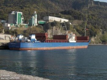 "Ассоль" помогла 12 украинским морякам, брошенным работодателем в иностранном порту
