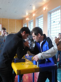 В Одессе проходит Международный турнир по армрестлингу