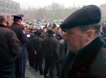 Пикетчики оставили прокурора без обеда