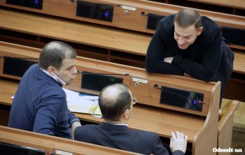 Внеочередная сессия Одесского облсовета прервана на получасовой перерыв