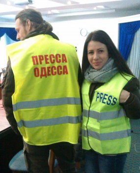 Не бейте журналиста! Милиция выдала сотрудникам СМИ спецжилеты