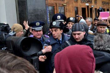 Противостояние у здания Одесской ОГА