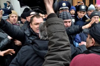 Противостояние у здания Одесской ОГА