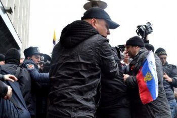 Противостояние у здания Одесской ОГА