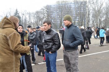 Под стенами облгосадминистрации 6 марта