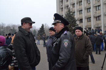 Под стенами облгосадминистрации 6 марта