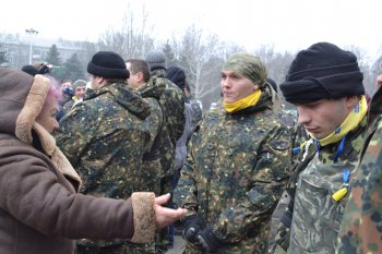 Под стенами облгосадминистрации 6 марта