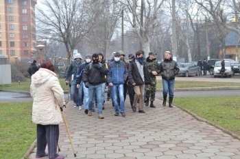 Под стенами облгосадминистрации 6 марта