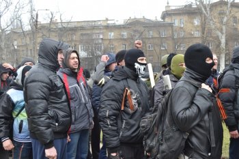 Под стенами облгосадминистрации 6 марта