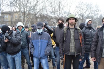 Под стенами облгосадминистрации 6 марта