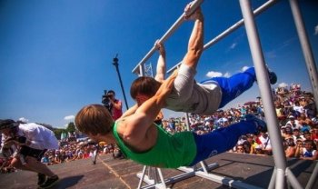 Лучшие спортсмены получают стипендию