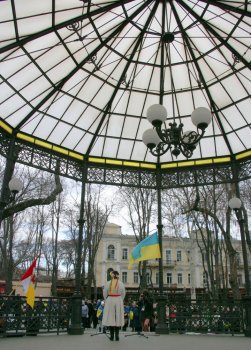 Шевченковский день в Одессе: С праздником 8 Марта... (фото)