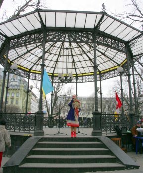Шевченковский день в Одессе: С праздником 8 Марта... (фото)