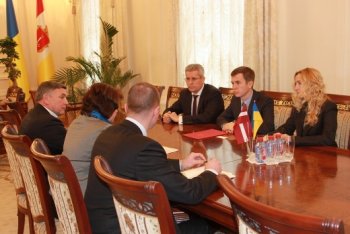 В одесской мэрии Олег Брындак провел встречу с Послом Латвии в Украине