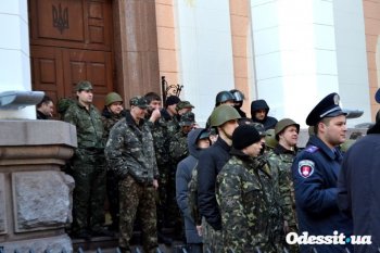 Стало известно, что за люди оккупировали одесское СБУ: Правый сектор (видео)
