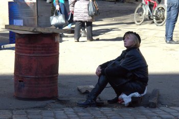 18 марта: У здания регионального УСБУ