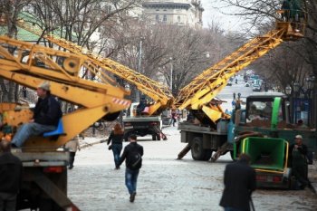 Одессу чистят, моют и благоустраивают