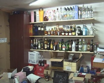 В Одессе ликвидирован подпольный склад безакцизных ликеро-водочных напитков (фото)