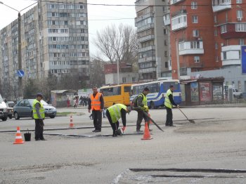 Одесские коммунальщики: «Гарантийный ремонт дорог на Котовского займёт несколько дней»
