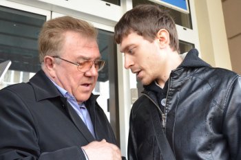 Активисты Куликового передали представителям Евросоюза цепь - символ новой украинской власти