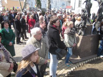 В Одессе появился памятник, посвященный музейному братству (фото)