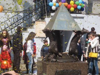 В Одессе появился памятник, посвященный музейному братству (фото)