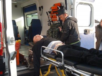 «Кляті москалі» опять наврали: Возле погранчасти в Мариуполе никто не дрался, просто били морды (видео, фото)