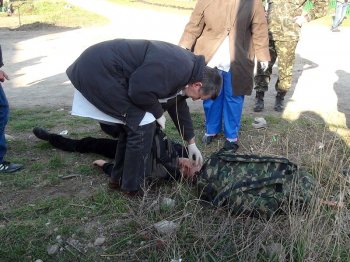 «Кляті москалі» опять наврали: Возле погранчасти в Мариуполе никто не дрался, просто били морды (видео, фото)