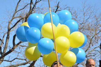 Анонс: В Одессе пройдет уличная выставка "По дороге с облаками"