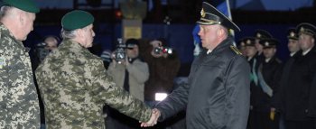 Морские пограничники получили награды и новые звания (фото)