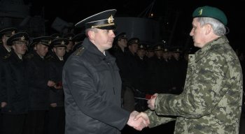 Морские пограничники получили награды и новые звания (фото)