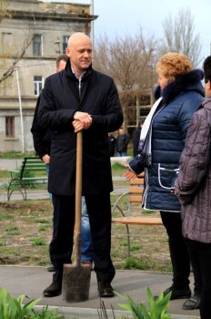 Сезон субботников открыт!