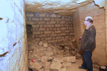 Журналисты побывали в катакомбах в лагере партизан Дроздова (фото)