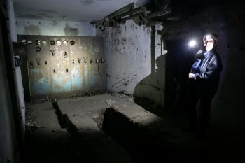 Журналисты побывали в катакомбах в лагере партизан Дроздова (фото)