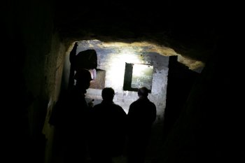 Журналисты побывали в катакомбах в лагере партизан Дроздова (фото)