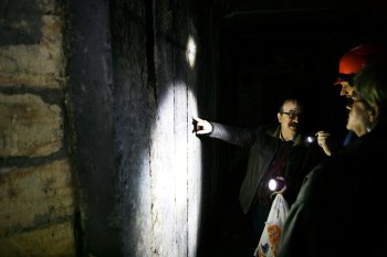 Журналисты побывали в катакомбах в лагере партизан Дроздова (фото)