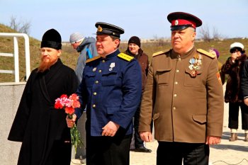В честь освобождения Одессы состоялся автопробег военной техники и высадка деревьев