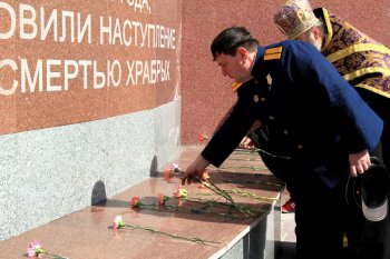 В честь освобождения Одессы состоялся автопробег военной техники и высадка деревьев
