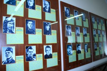 В преддверии 70-летия освобождения Одессы лучшие школьники заступили на Почетную Вахту на Посту №1