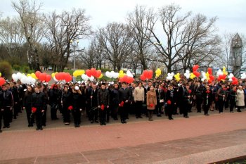 В преддверии 70-летия освобождения Одессы лучшие школьники заступили на Почетную Вахту на Посту №1