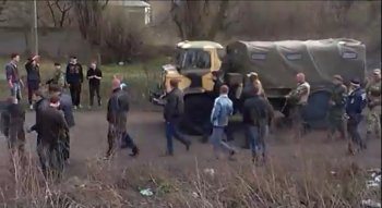 На подступах к Донецку и Луганску (видео)