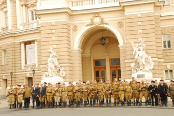 Сегодня в Одессе на Стене Героев открыты новые имена (фото)