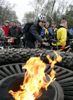 100 километров за 10 часов по Поясу Славы