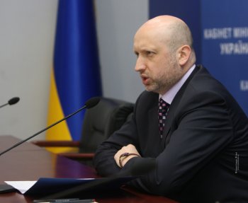 Турчинов привлекает армию к широкомасштабной антитеррористической операции на Востоке