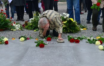 В ФРГ отметили 69-ю годовщину освобождения нацистского концлагеря Бухенвальд