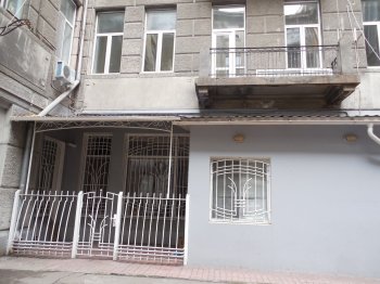 В Одессе началась реконструкция  исторического здания на Дерибасовской