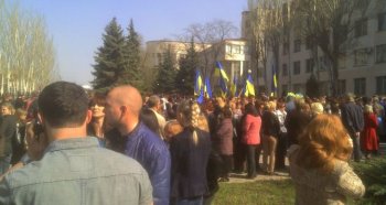Как в Луганске собирали студентов на митинг за единую Украину